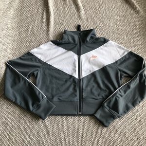 Cropped Nike zip up